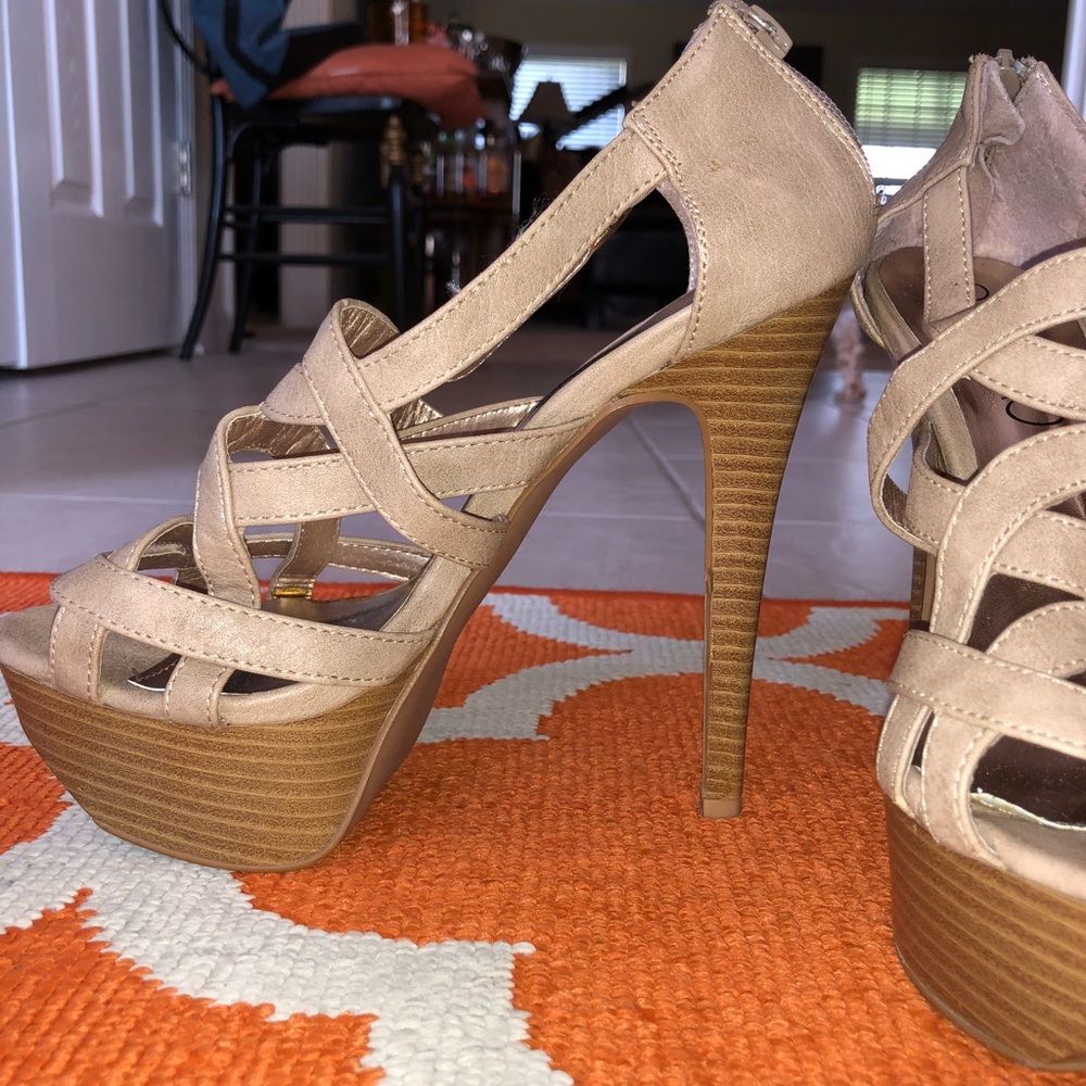 Tan summer high heel